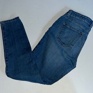 Ellen Tracy ankle Jeans with Gold Hardware